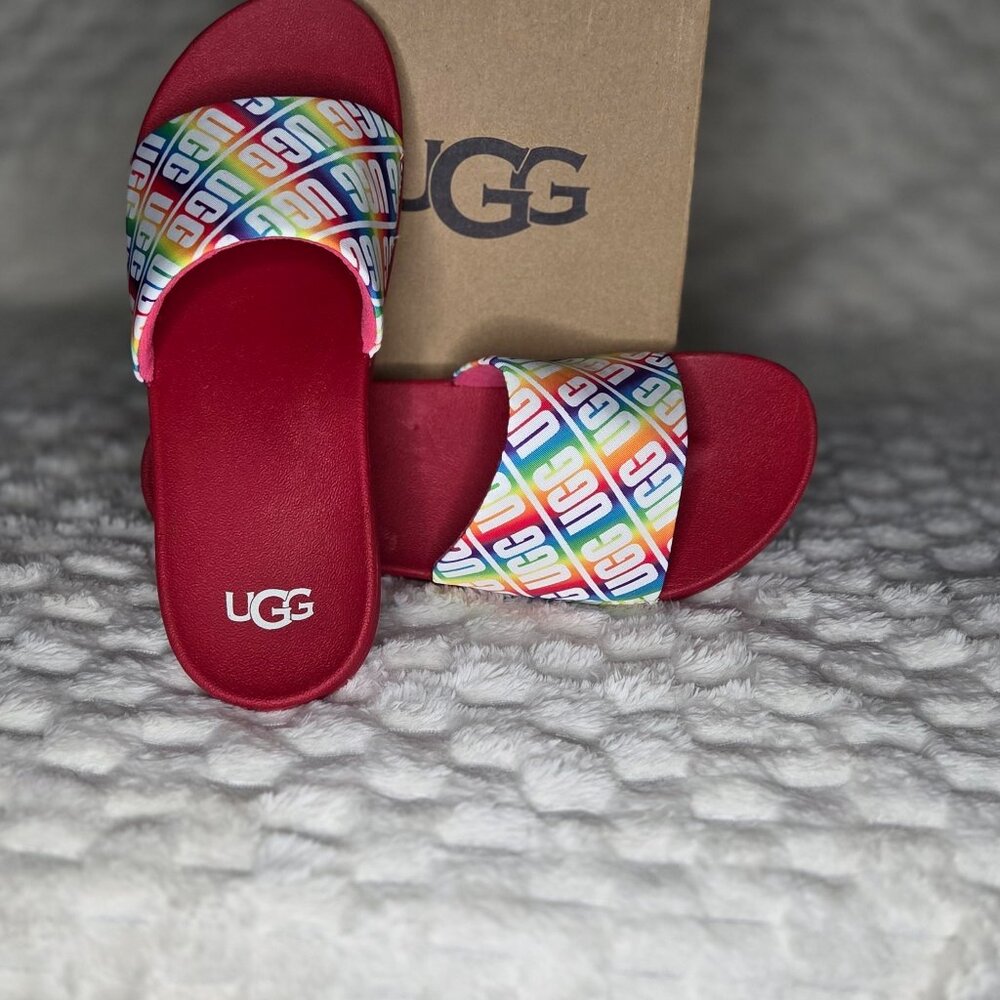 UGG SLIDES - WOMENS/KIDS SIZE 5 - RAINBOW BEACH SUMMER SLIP ON (IN BOX)